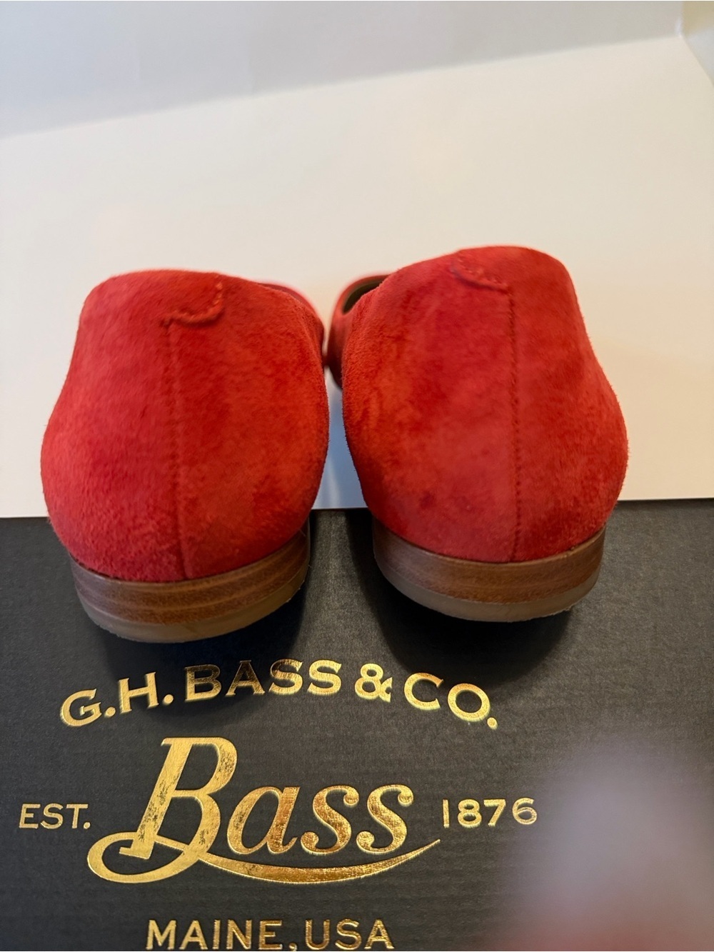 G.H. Bass & Co. Women's Kayla Poppy size 6 suede Flats - Picture 4 of 8